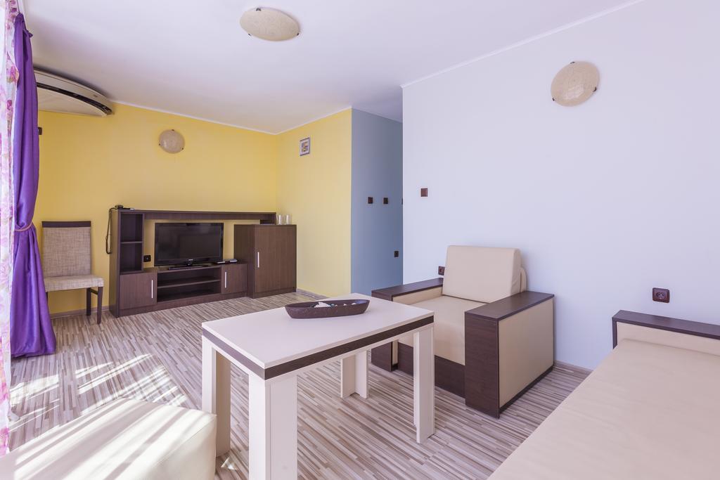 Akladi Family Hotel Черноморець Екстер'єр фото
