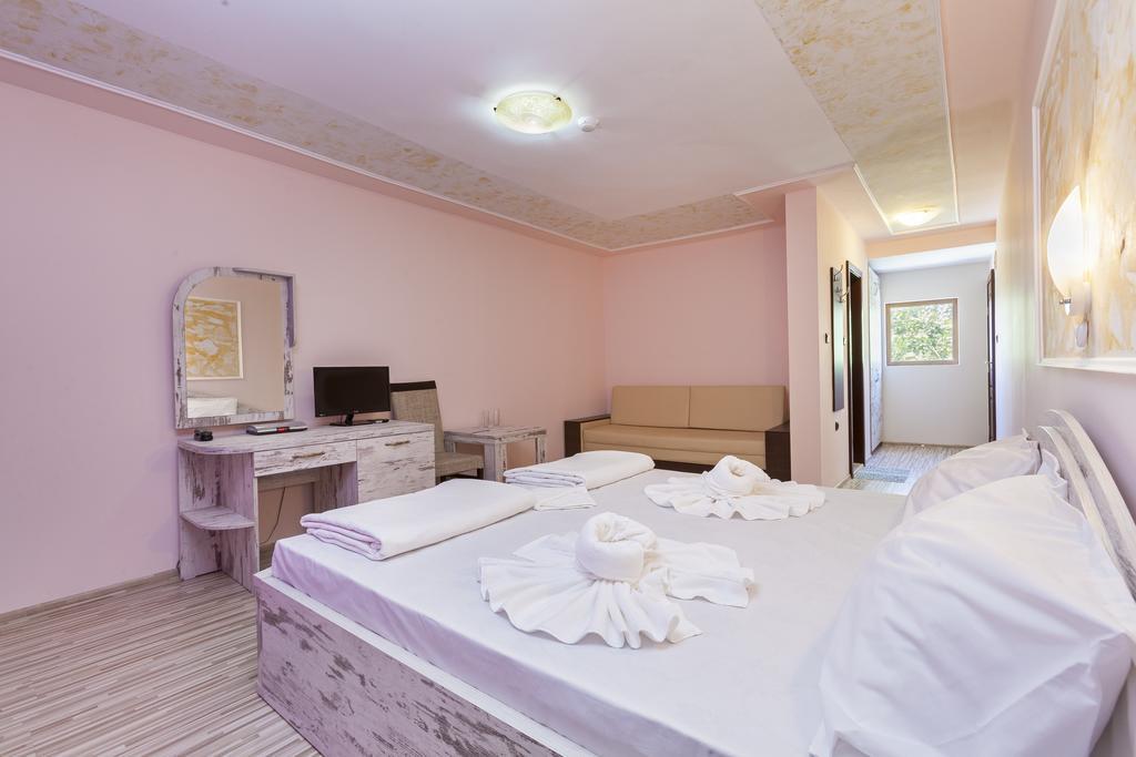 Akladi Family Hotel Черноморець Екстер'єр фото