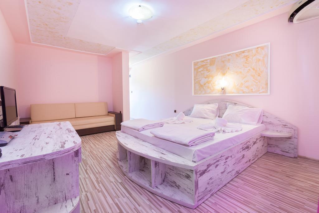 Akladi Family Hotel Черноморець Екстер'єр фото