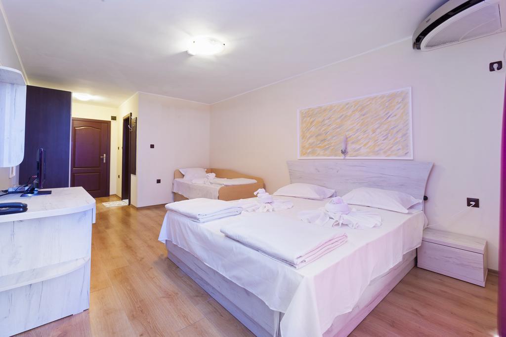 Akladi Family Hotel Черноморець Екстер'єр фото